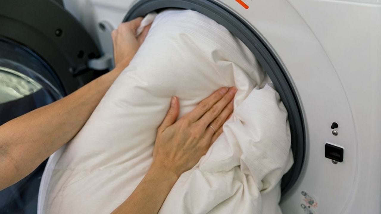 Die Bettdecke passt nicht in die Waschmaschine, wie man sie mühelos reinigen kann: hier ist die Lösung