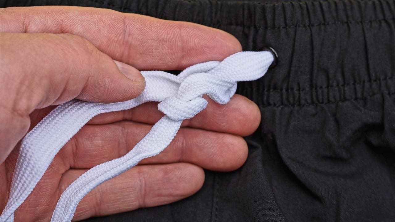 Der alte Trick zum Lösen eines festen Knotens: Er löst sich in drei Sekunden