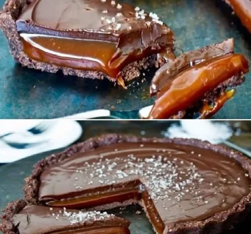 Schokoladenkuchen mit salzigem Karamell im Inneren, ein wahrer Genuss