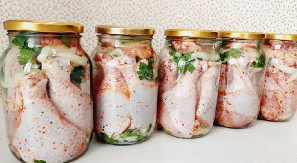 Der geniale Trick, um Hähnchen 12 Monate ohne Gefrierschrank aufzubewahren. Hier ist er!