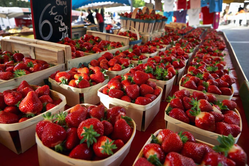 Fraises : L’astuce pour les faire durer jusqu’à 2 semaines. Ajoutez simplement cet ingrédient !