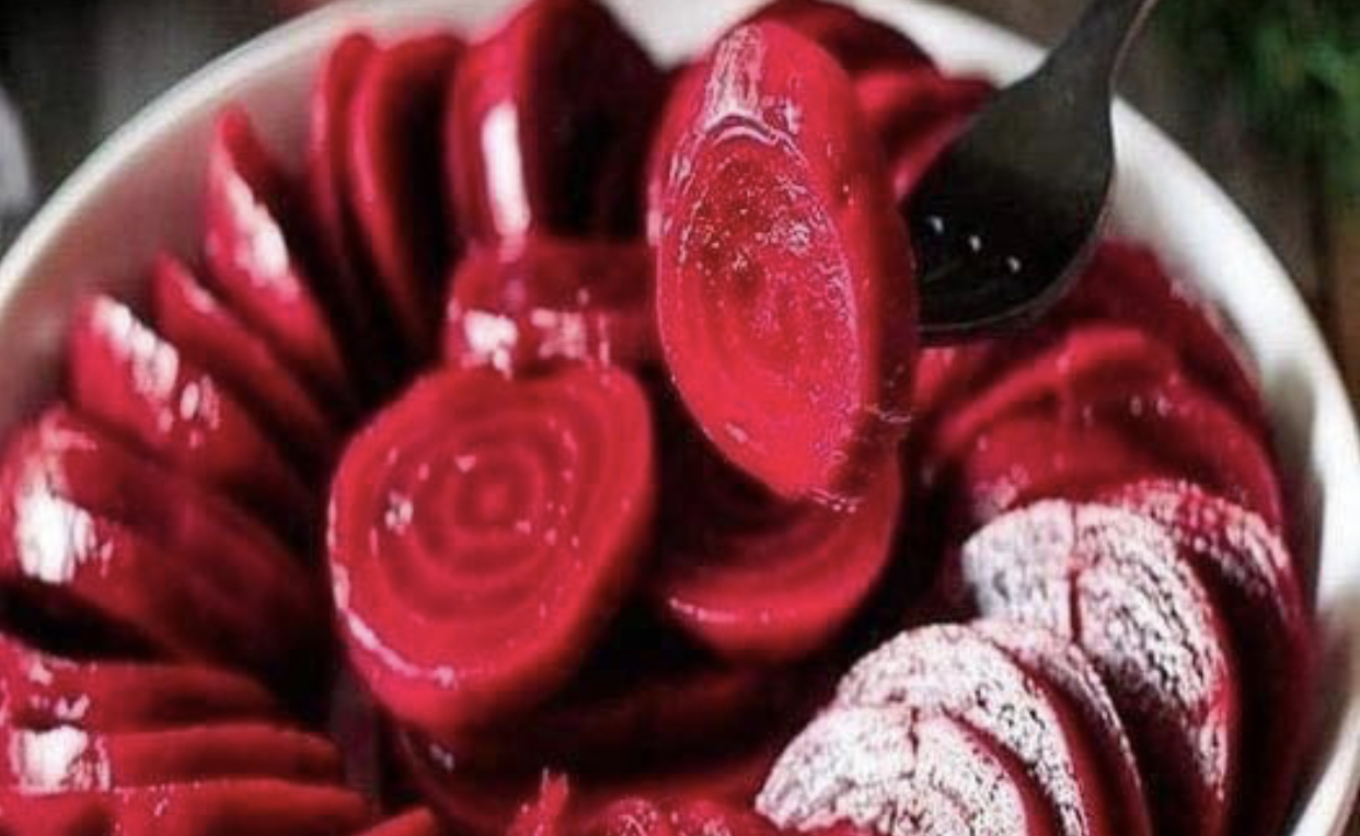 Ein köstlicher Rote-Bete-Zitronen-Saft reinigt den Darm, nimmt ab und entsorgt Abfallstoffe