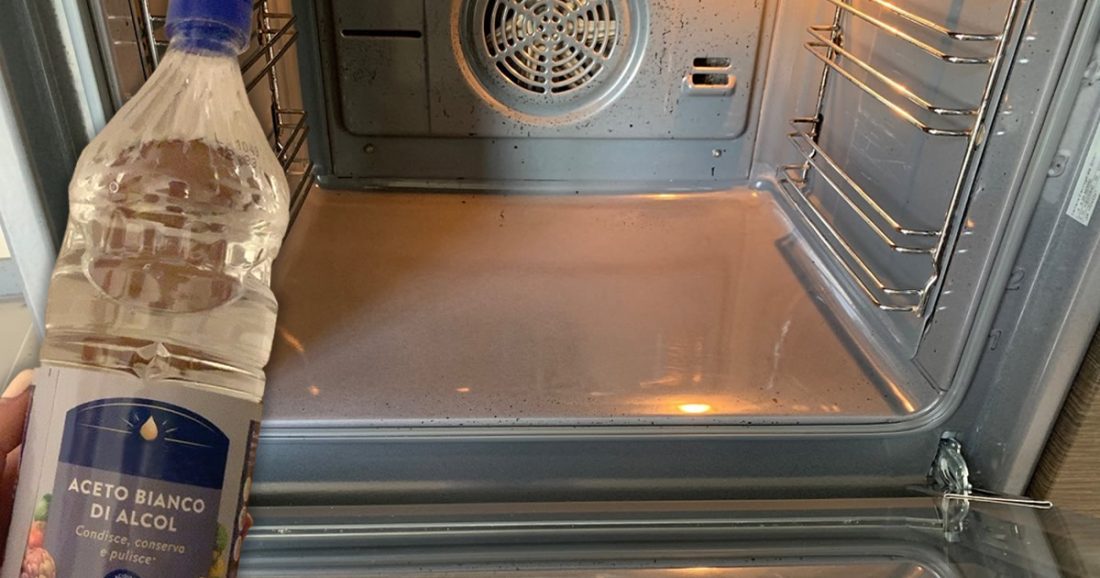 Comment dégraisser et nettoyer tout le four avec du vinaigre