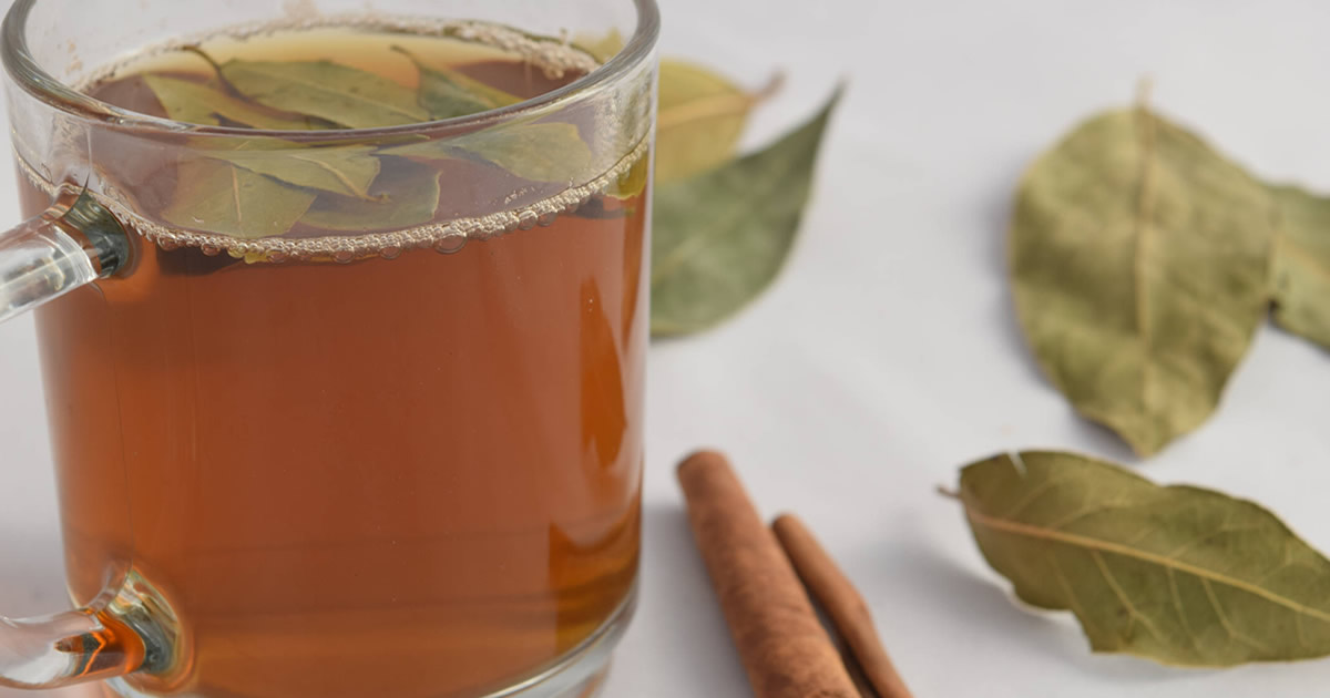 L’association puissante des feuilles de laurier et de la cannelle : une tisane pour perdre du poids et réguler le taux de sucre