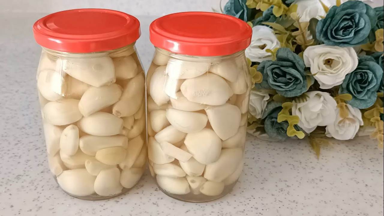 Knoblauch ein ganzes Jahr lang frisch und unversehrt halten: Nur Köche kennen diesen Küchen-Trick