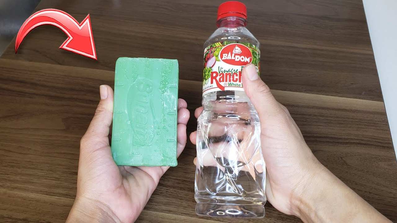 Seife und Essig mischen, denn sogar die Hotelangestellten machen es so.