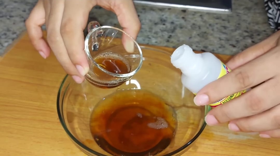 Mischen Sie Kaffee und Aceton – so machen es oft die Reinigungskräfte