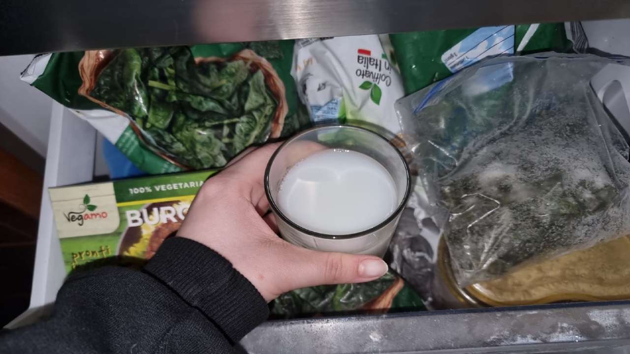 Assouplissant dans le congélateur, si vous laissez un verre toute la nuit, vous n’en croirez pas les résultats