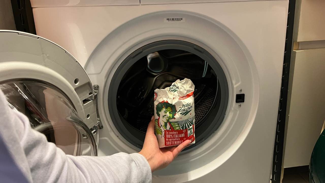 Machine à laver, linges doux et parfumés et sans repassage si vous l’utilisez à chaque lavage