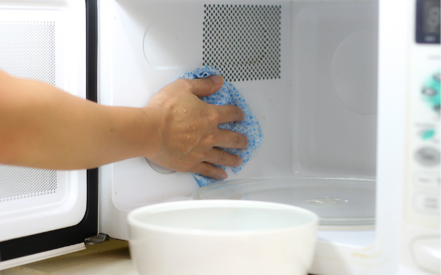 Apprenez à blanchir vos appareils jaunâtres avec ce mélange