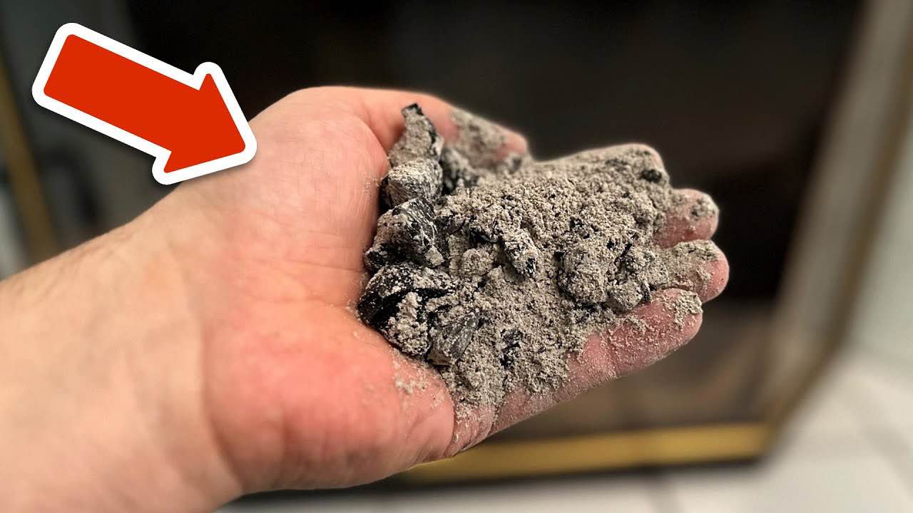 C’est pourquoi à la fin du mois de février, de nombreuses personnes commencent à répandre des cendres sur les fenêtres de leurs maisons.